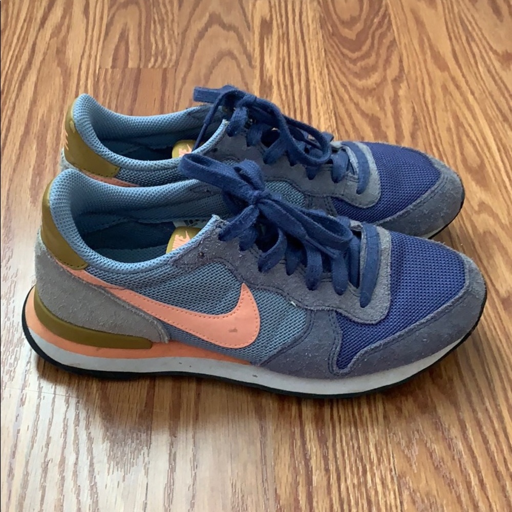 Nike Internationalist Sneakers